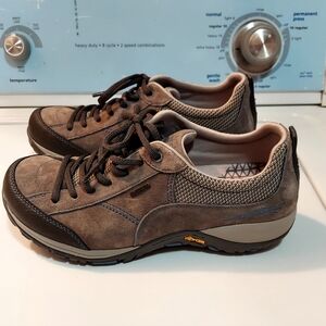 Dansko Waterproof Suede Sneaker Size 40